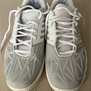 K-Swiss white/grey tennis shoes, preowned but great condition, lightweight 7